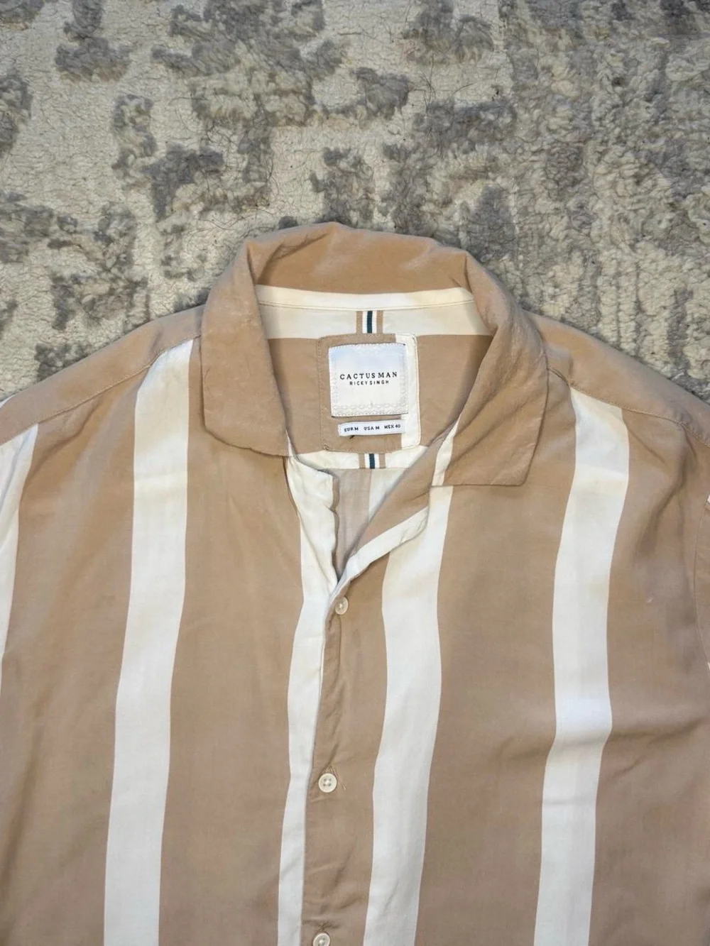 Cactus Man by Ricky Singh tan white striped short sleeve button down shirt M